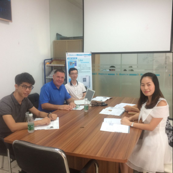 海外客戶與正航儀器業(yè)務(wù)對紫外線加速耐候試驗機(jī)進(jìn)行了深入的交流