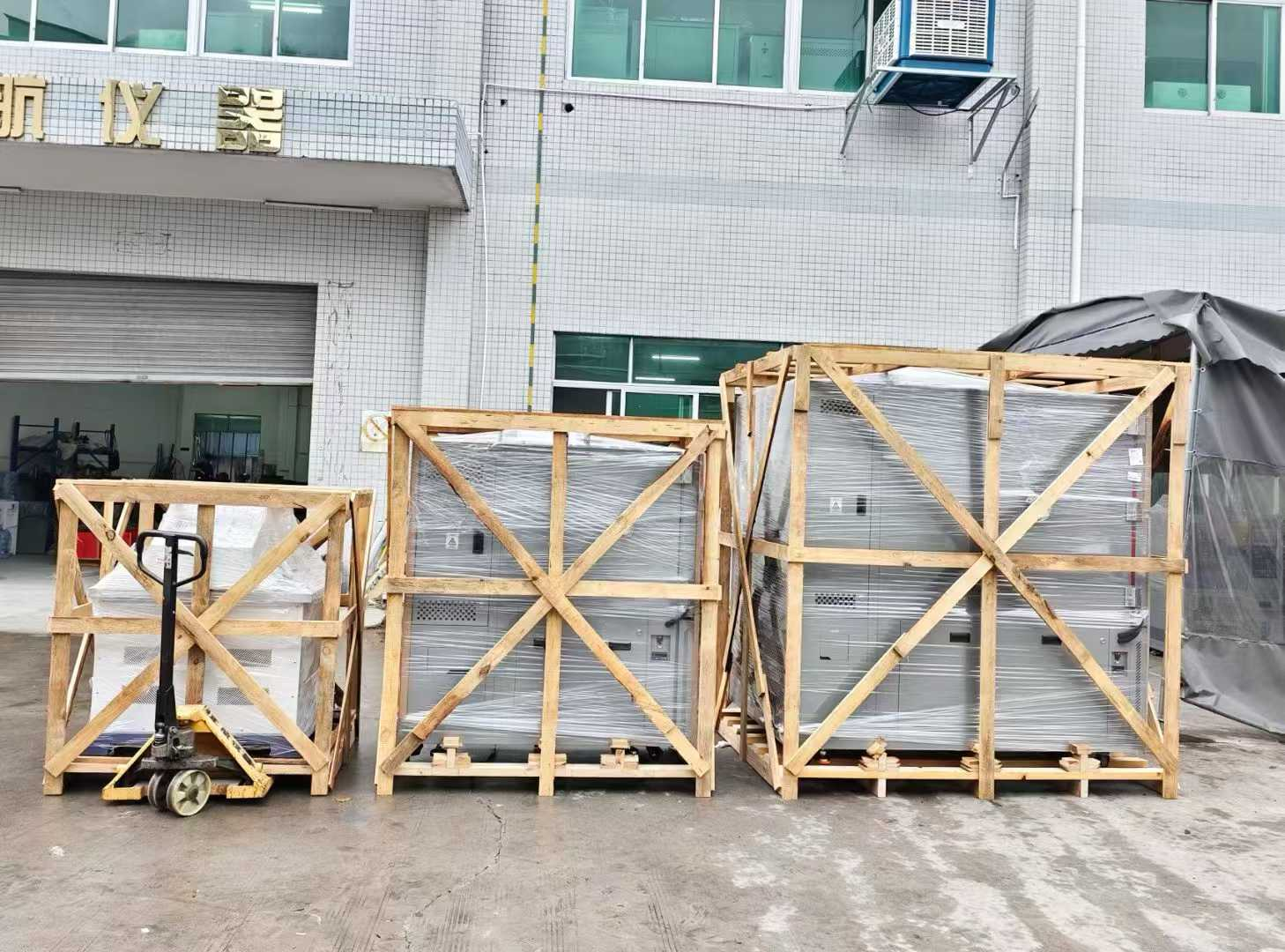 恒溫恒濕箱和電磁振動(dòng)臺(tái)，3臺(tái)發(fā)貨天津客戶